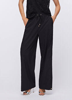 Siyah Uzun Pantolon ürünü görüntülemek için tıklayınız