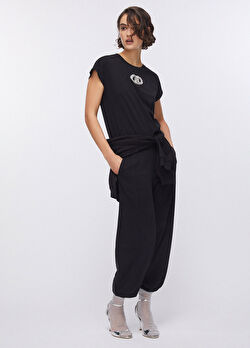 Siyah Kısa Kollu Taşlı T-Shirt ürünü görüntülemek için tıklayınız