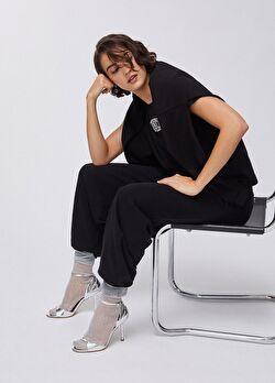 Siyah Felpa Balon Pantolon ürünü görüntülemek için tıklayınız