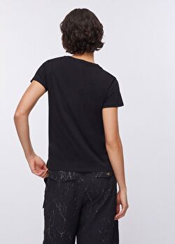 Siyah Taşlı Kısa Kollu T-Shirt ürünü görüntülemek için tıklayınız