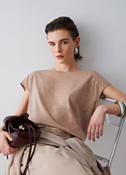 Bej Moda Tişört ürünü görüntülemek için tıklayınız