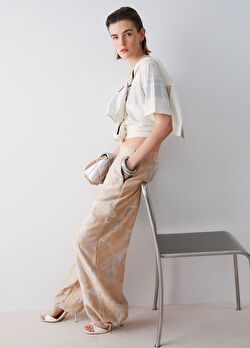 Organza Jakarlı Yan Cepli Pantolon ürünü görüntülemek için tıklayınız