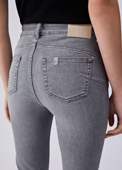 Gri Princess Yüksek Bel Denim Pantolon ürünü görüntülemek için tıklayınız