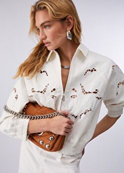 Beyaz İşlemeli Denim Bomber Ceket ürünü görüntülemek için tıklayınız