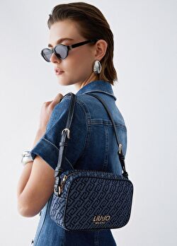 Lacivert Küçük Kamera Çantası ürünü görüntülemek için tıklayınız