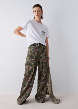 Beyaz Kısa Kollu Moda Tişört ürünü görüntülemek için tıklayınız