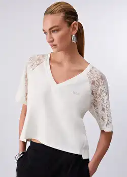 Beyaz Kısa Kollu Moda Tişört ürünü görüntülemek için tıklayınız