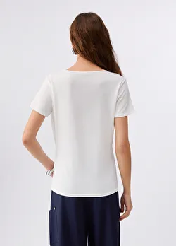 Beyaz Kısa Kollu Moda Tişört ürünü görüntülemek için tıklayınız