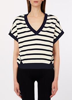 Beyaz / Mavi Kısa Kollu Felpa ürünü görüntülemek için tıklayınız