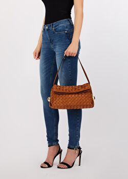 Koyu Kahverengi Orta Boy El Çantası ürünü görüntülemek için tıklayınız