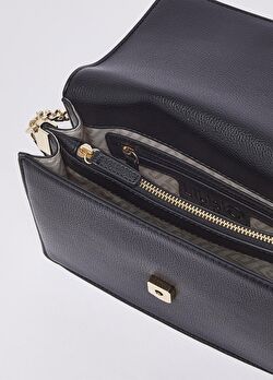 Siyah Küçük Çapraz Çanta ürünü görüntülemek için tıklayınız