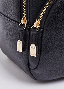 Siyah Orta Boy Sırt Çantası ürünü görüntülemek için tıklayınız