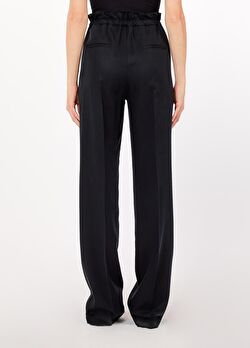 Siyah Uzun Pantolon ürünü görüntülemek için tıklayınız