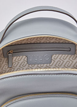 Açık Gri Orta Boy Sırt Çantası ürünü görüntülemek için tıklayınız