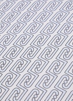 Açık Mavi Zincir Logolu Stola ürünü görüntülemek için tıklayınız