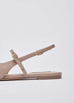 Monogramlı Slingback Ayakkabı ürünü görüntülemek için tıklayınız