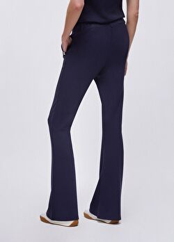 Lacivert Flare Jersey Pantolon ürünü görüntülemek için tıklayınız