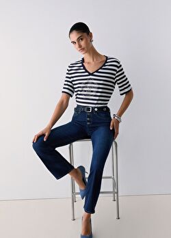 Yüksek Bel Bootcut Jean ürünü görüntülemek için tıklayınız