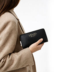 Siyah Büyük Zip-Around Cüzdan ürünü görüntülemek için tıklayınız