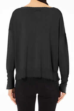 Siyah V Yaka Kazak ürünü görüntülemek için tıklayınız