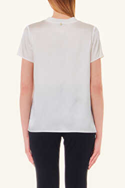 Beyaz T-Shirt ürünü görüntülemek için tıklayınız