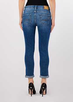 Koyu Mavi Katlamalı Paça Skinny Jean ürünü görüntülemek için tıklayınız