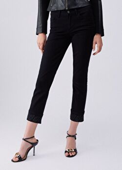 Taş Paça Detaylı Skinny Jean ürünü görüntülemek için tıklayınız