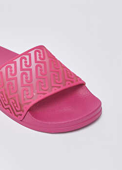 Monogram Logolu Sandalet ürünü görüntülemek için tıklayınız
