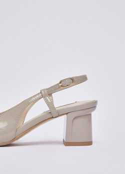 Rugan Slingback Logo Tokalı Topuklu Ayakkabı ürünü görüntülemek için tıklayınız