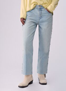 Straight Leg Taşlı Jean ürünü görüntülemek için tıklayınız