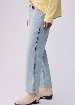 Straight Leg Taşlı Jean ürünü görüntülemek için tıklayınız