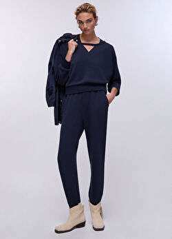 Lacivert Kesikli Sweatshirt ürünü görüntülemek için tıklayınız