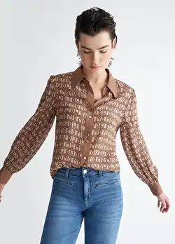 Monogram Desenli İpek Gömlek ürünü görüntülemek için tıklayınız