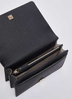 Siyah Orta Boy Crossbody ürünü görüntülemek için tıklayınız