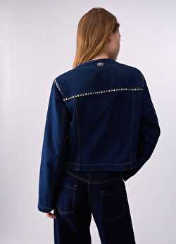 Taşlı dar kesim denim ceket ürünü görüntülemek için tıklayınız