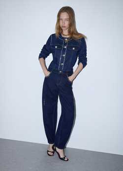 Taşlı dar kesim denim ceket ürünü görüntülemek için tıklayınız