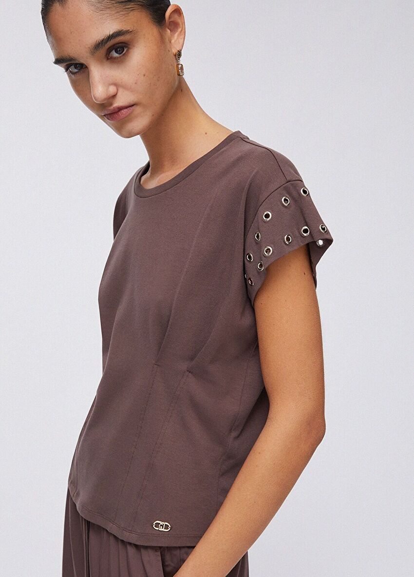 Kahverengi Kuşgözlü Kısa Kol T-Shirt