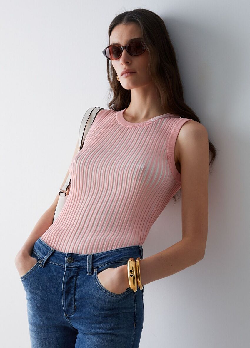 Pembe / Beyaz Jakarlı Örme Bluz