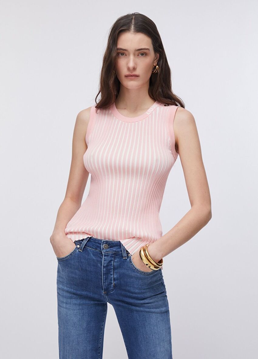 Pembe / Beyaz Jakarlı Örme Bluz