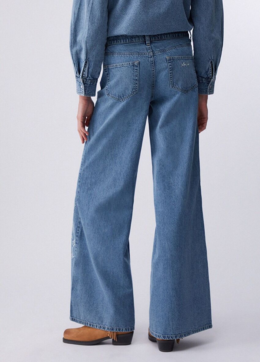 Mavi Işlemeli Flare Denim Pantolon