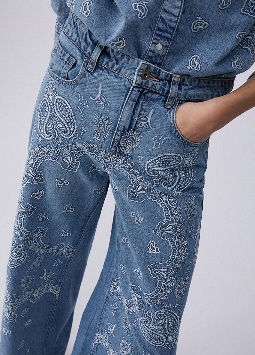 Mavi Işlemeli Flare Denim Pantolon