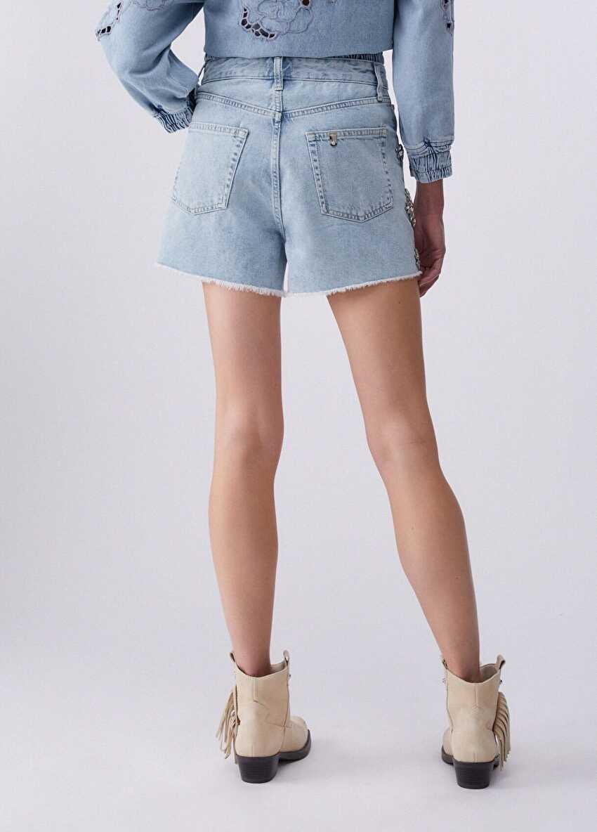 Mavi Yırtık Detaylı Denim Şort