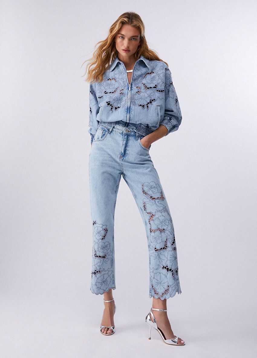 Mavi Çiçek Işlemeli Straight Denim Pantolon