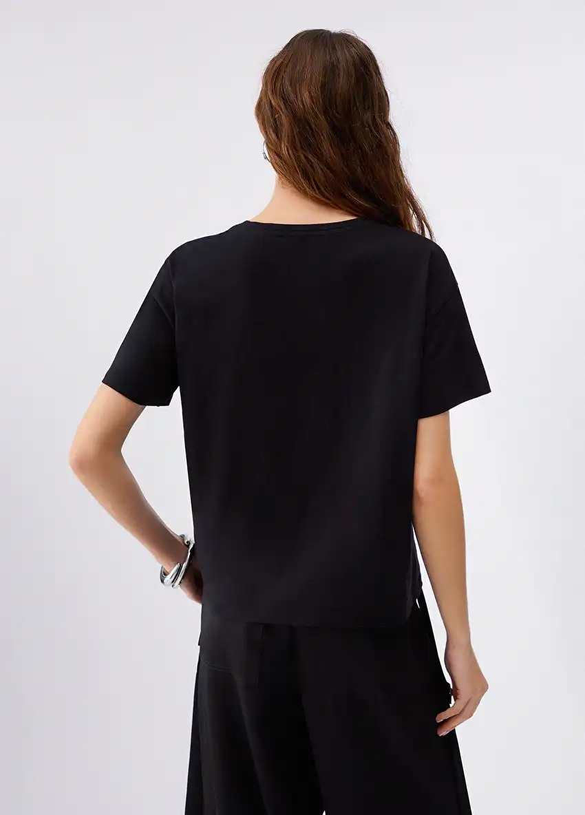 Siyah Kısa Kollu Moda Tişört