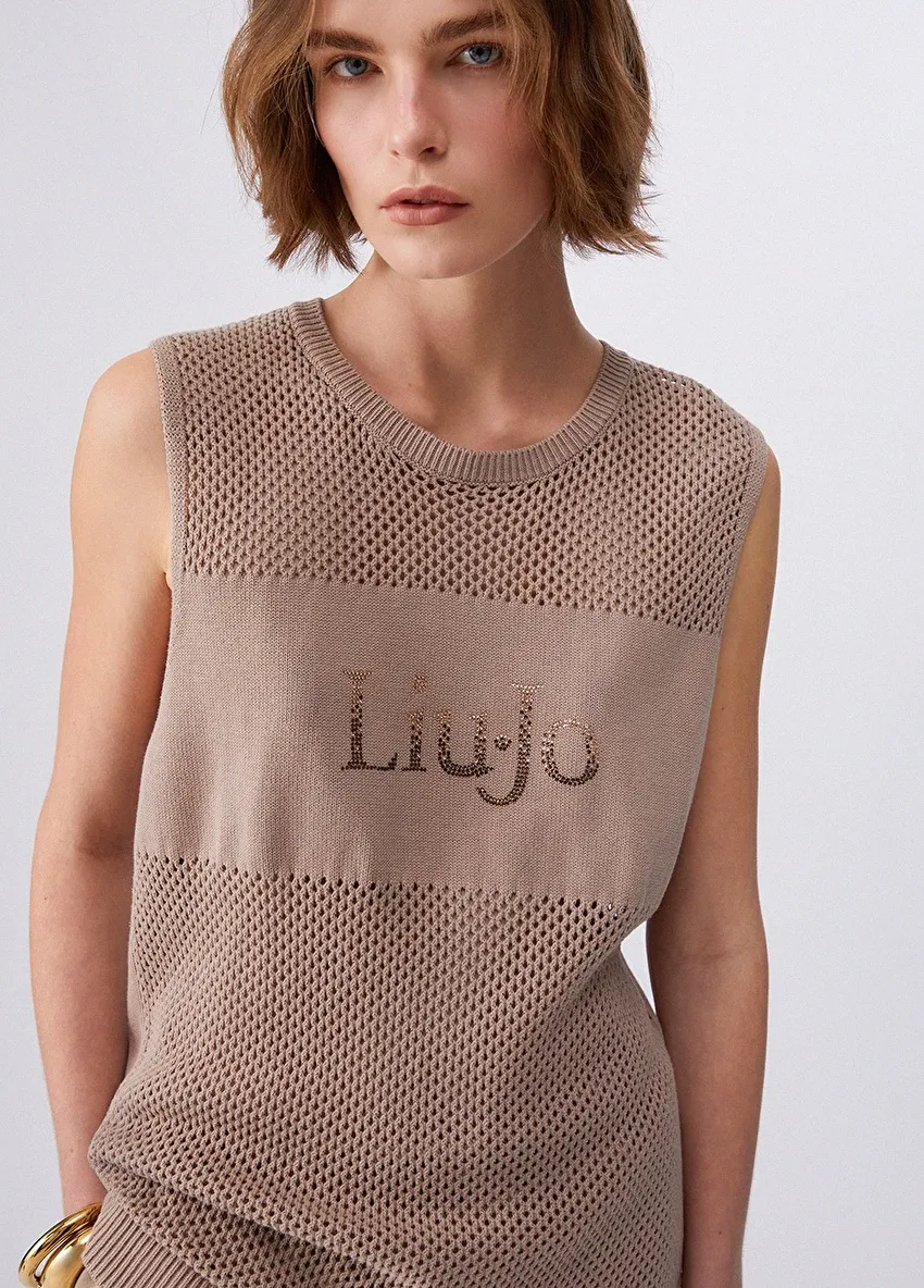 Bej Kapalı Yaka Örme Üst