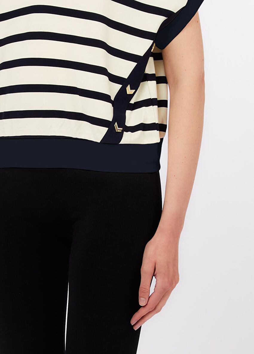 Beyaz / Mavi Kısa Kollu Felpa