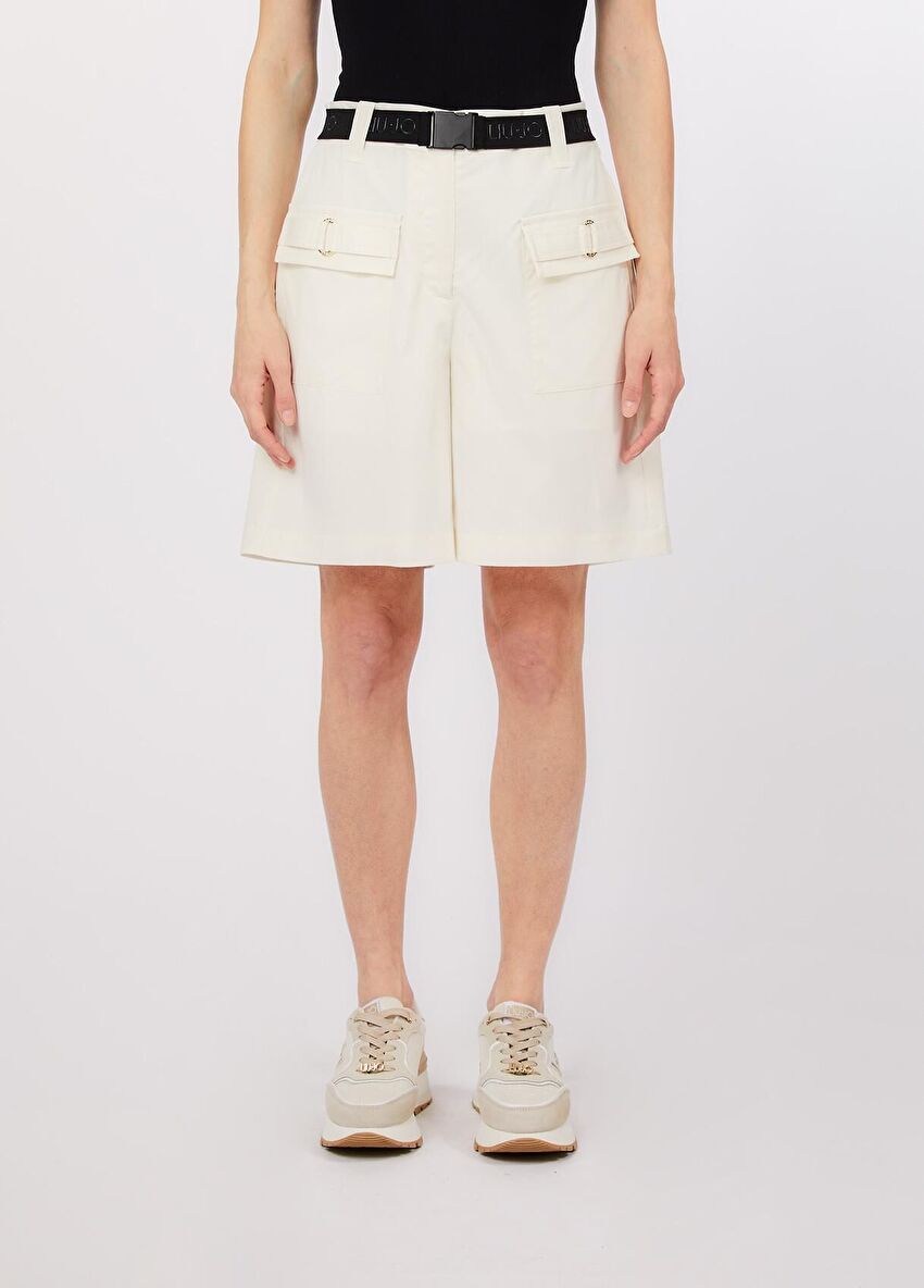 Beyaz Kısa Pantolon