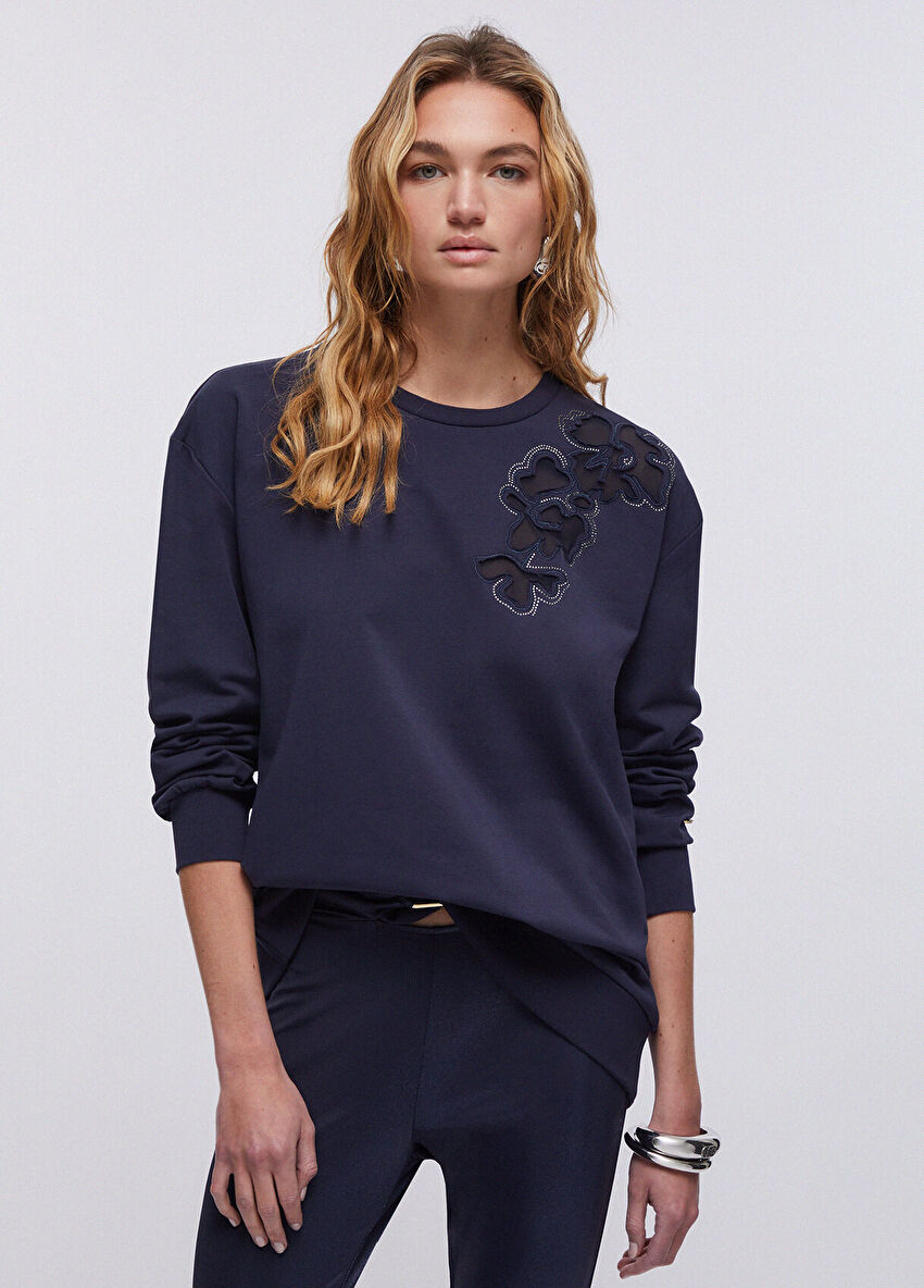Çiçek İşlemeli Sweatshirt