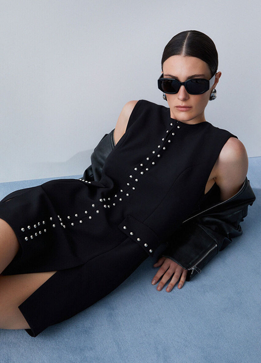 Zımba Detaylı Kısa Elbise