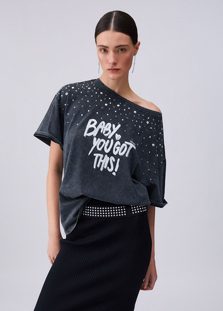 Taş Detaylı Baskılı T-Shirt